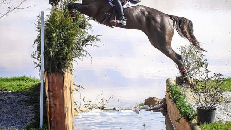 Why Are Body Protectors Mandatory in Eventing and Air Vests Aren't?