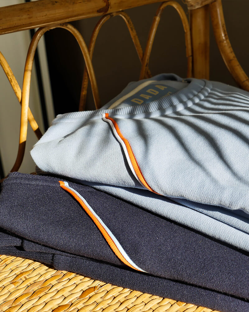 Sweaters & Sweatshirts