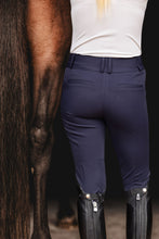 Load image into Gallery viewer, 70° Air Flow Breech with Silicone Knee Patch
