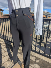 Load image into Gallery viewer, Vestrum Garda Knee Grip Breech
