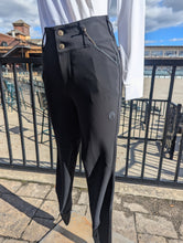 Load image into Gallery viewer, Vestrum Garda Knee Grip Breech
