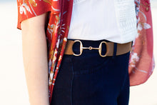 Load image into Gallery viewer, Ellany Toffee - 1.5&quot; Gold Snaffle Elastic Belt
