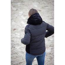 Load image into Gallery viewer, Pénélope Pepyrene Down Jacket
